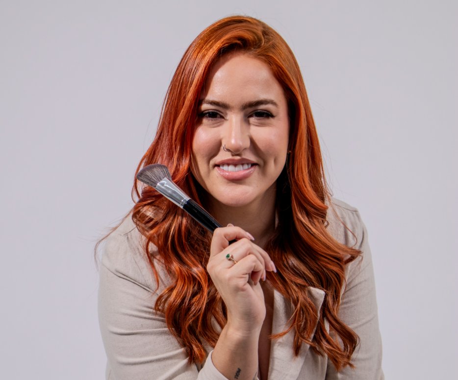 woman who makes up faces