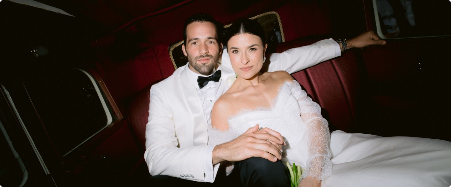 imagen novios en carro